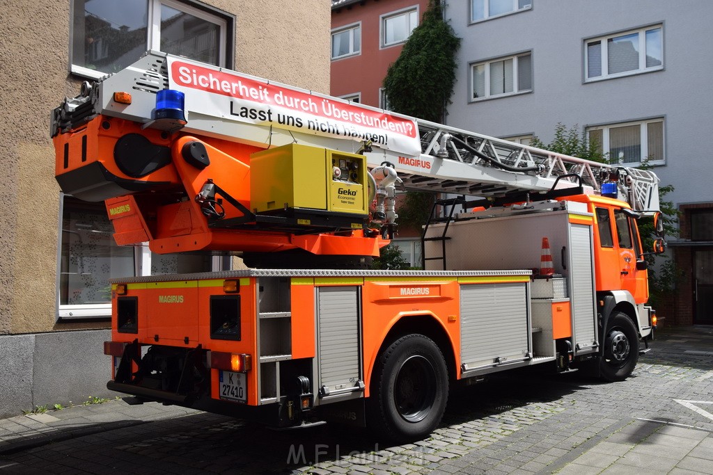 Feuer 1 Kellerbrand Koeln Deutz Grabengasse P098.JPG - Miklos Laubert